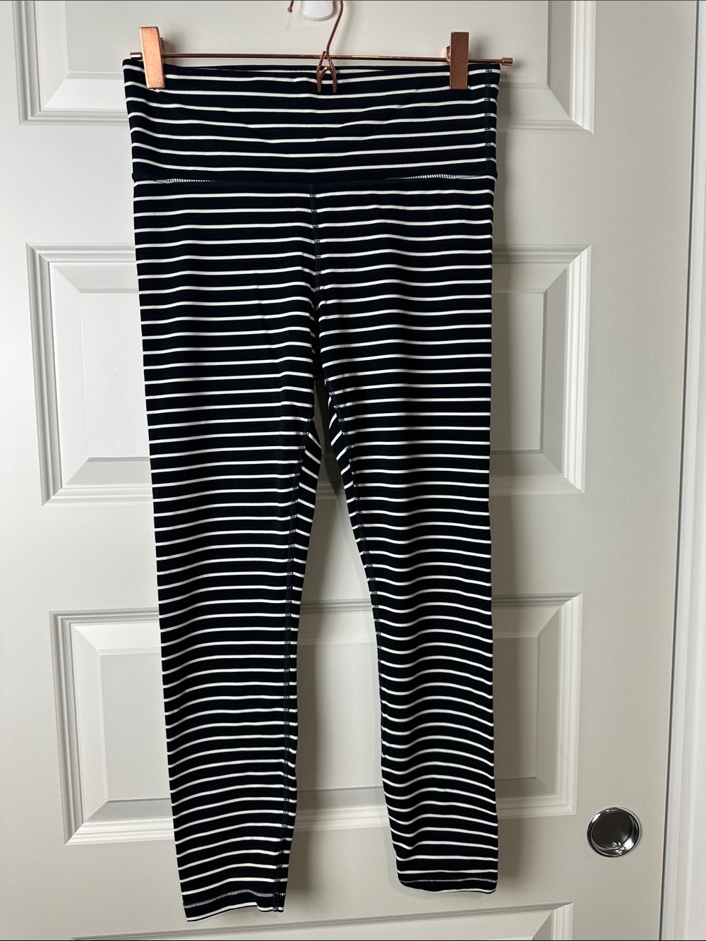 Athlete Women’s Black White Striped Leggings Stretch Medium